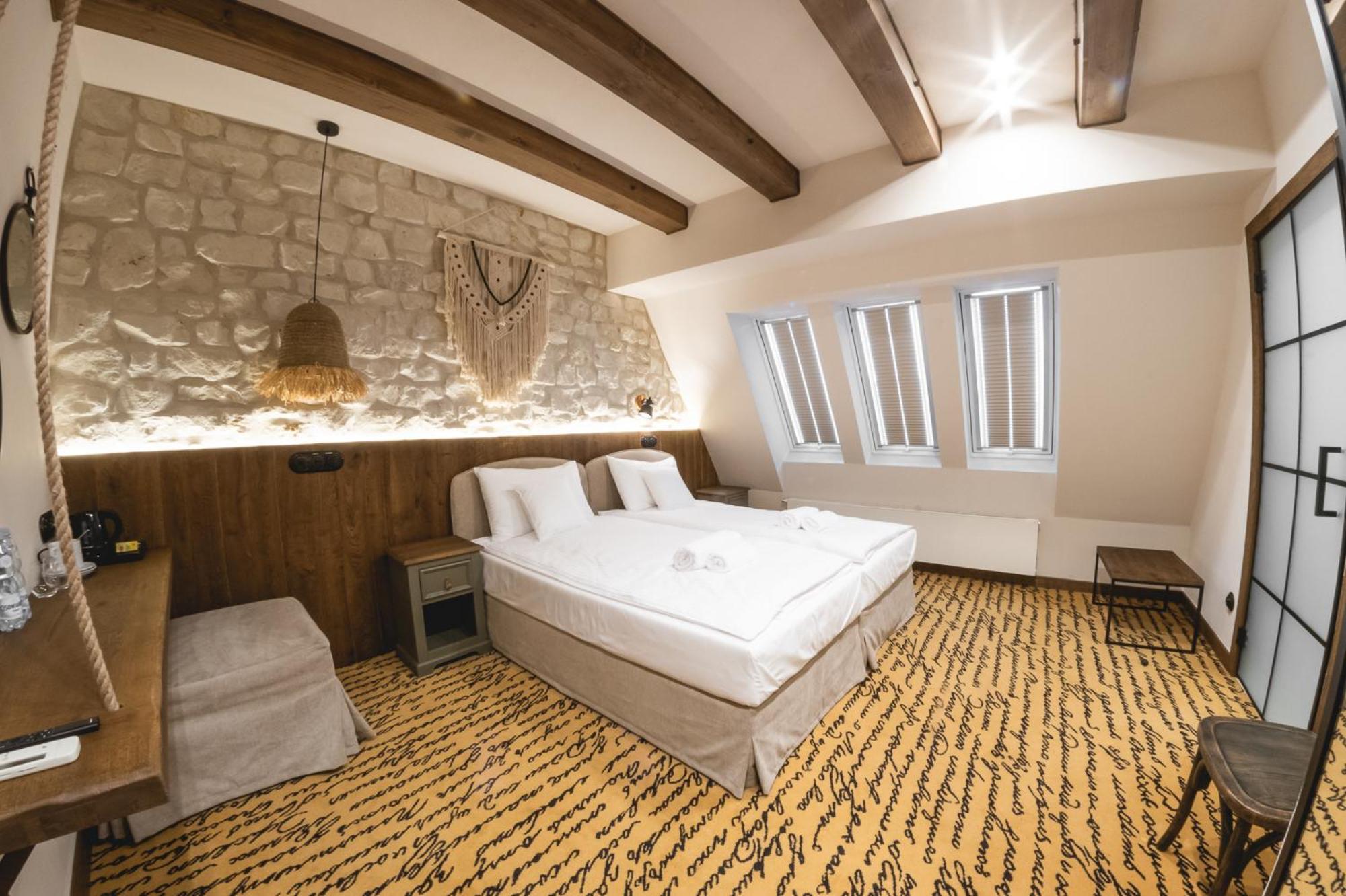 Dwor Bogucin Hotel&Restauracja Buitenkant foto
